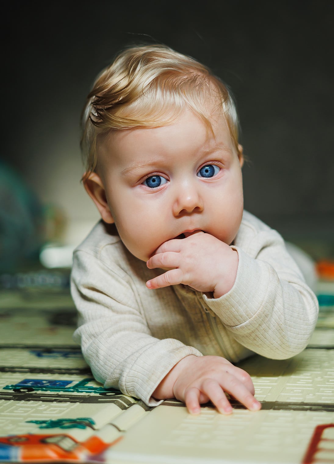 Baby-med-blaa-oejne